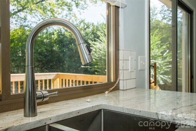 Building Photo - 11722 Carmel Lakes Dr