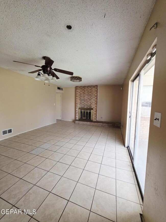 Building Photo - 10457 Aphonia Dr