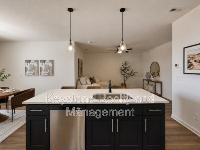 Building Photo - 2425 Pea Ridge Rd