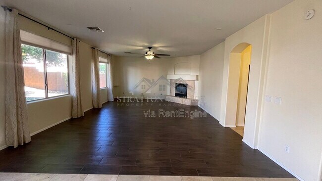 Building Photo - 6814 W Lariat Ln