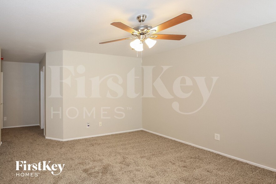 Building Photo - 3324 E Palatine Hills Ave