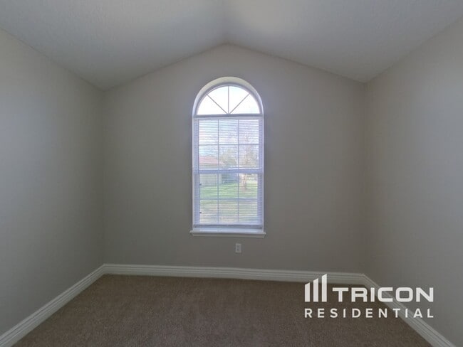 Building Photo - 8030 Peppermint Ln