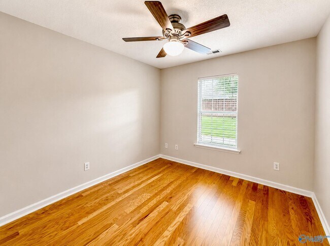 Building Photo - 115 Bremerton Dr SW