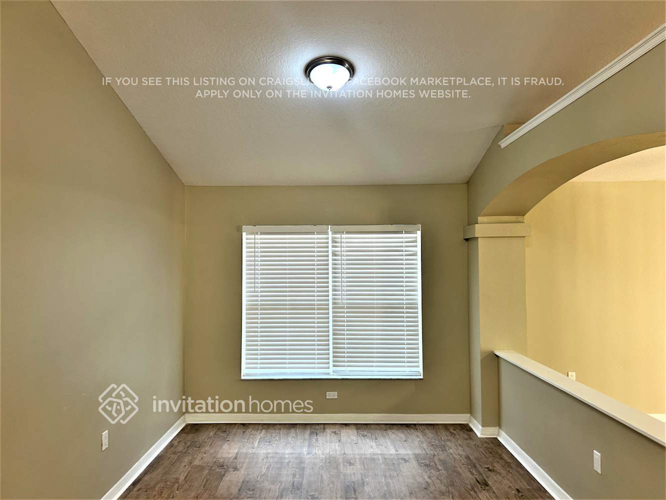 Building Photo - 2502 Clareside Dr