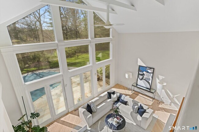 Building Photo - 32 Buttonball Ln