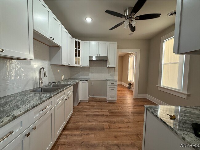 Building Photo - 336 Germania St