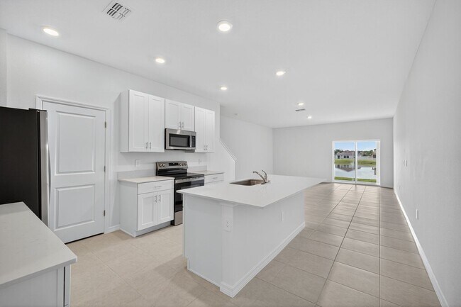 Building Photo - New 3 Bed Townhouse!