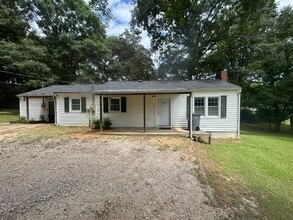 Building Photo - 102 W Meadow Way Dr