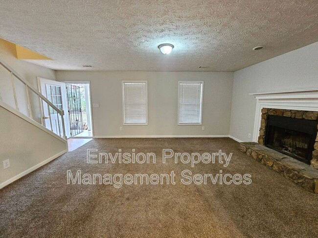 Building Photo - 200 Leigh Dr