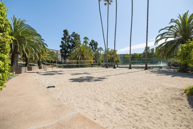 Building Photo - Pacific Isles - Point Loma Renovated Condo- Gated Community, Some Utilities Included, Parking, an...