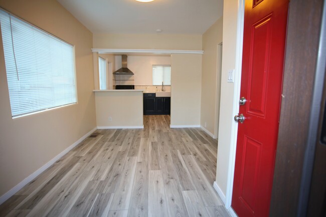 Living Room - 2601 Silver Lake Blvd