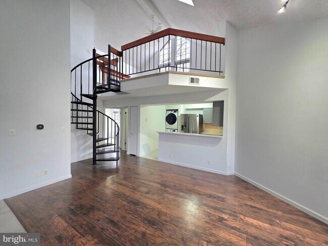 Building Photo - 6017 Curtier Dr