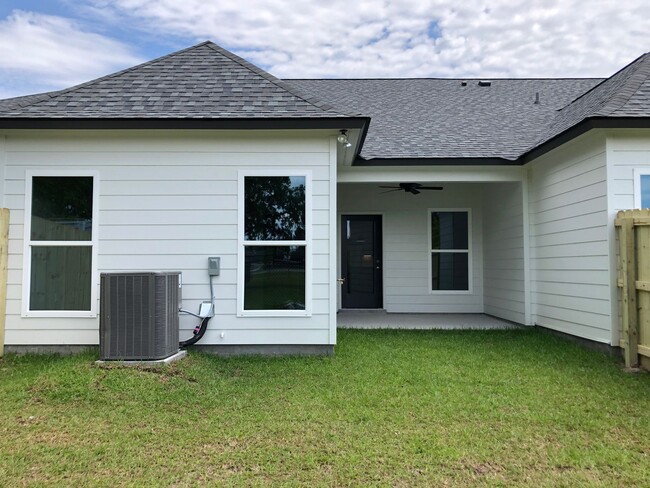 Building Photo - 2 Bedroom NEW Construction off Old Jeffers...