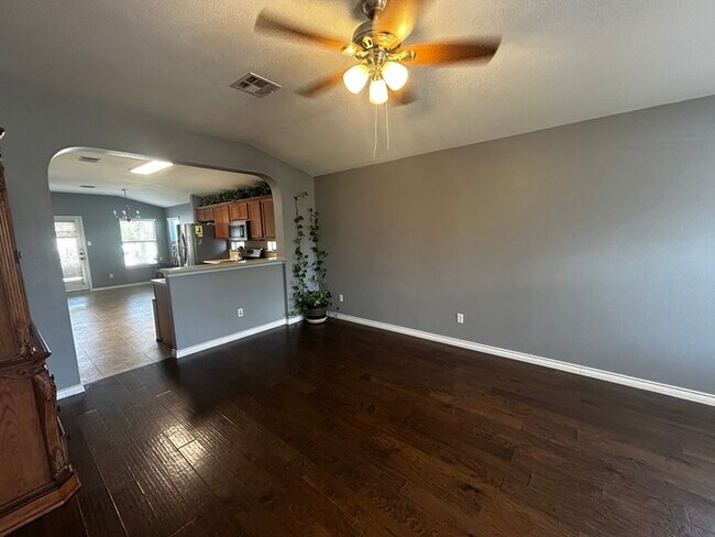 Building Photo - Charming 3 beds 2 baths in Pflugerville!