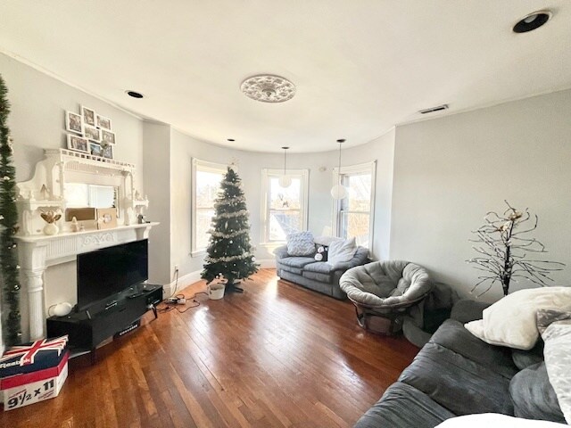 Building Photo - 140 Cedar St