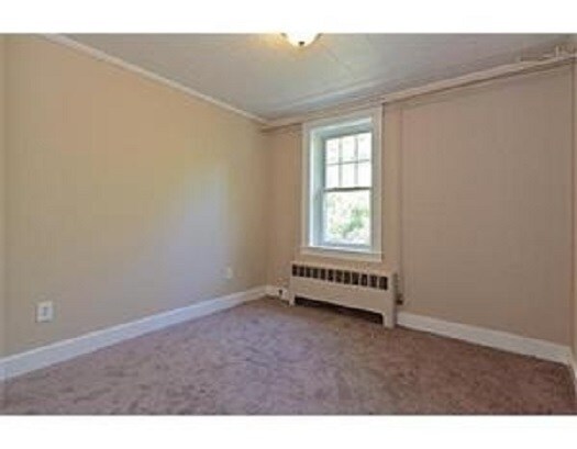 Building Photo - 16 Gates Ct