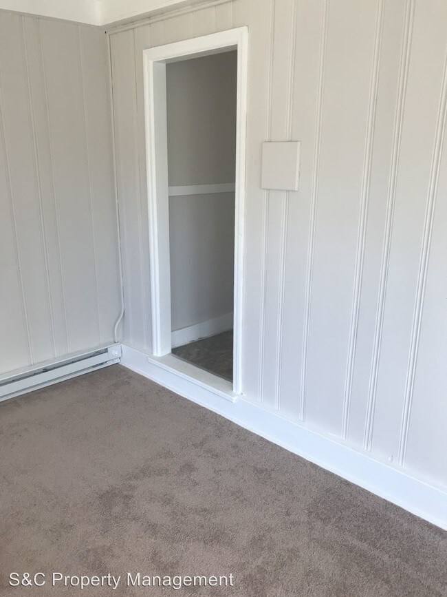 Building Photo - 2 br, 1 bath Apartment - 166 Hall Hill Road