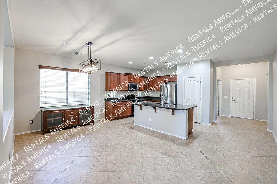 Building Photo - 7045 S Legend Dr