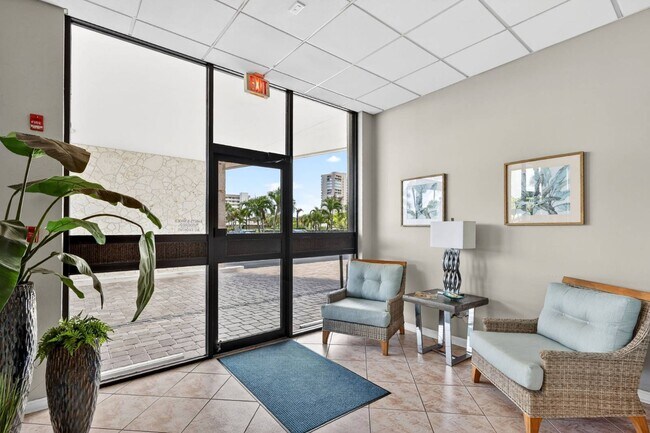 Building Photo - 5059 N Hwy A1A