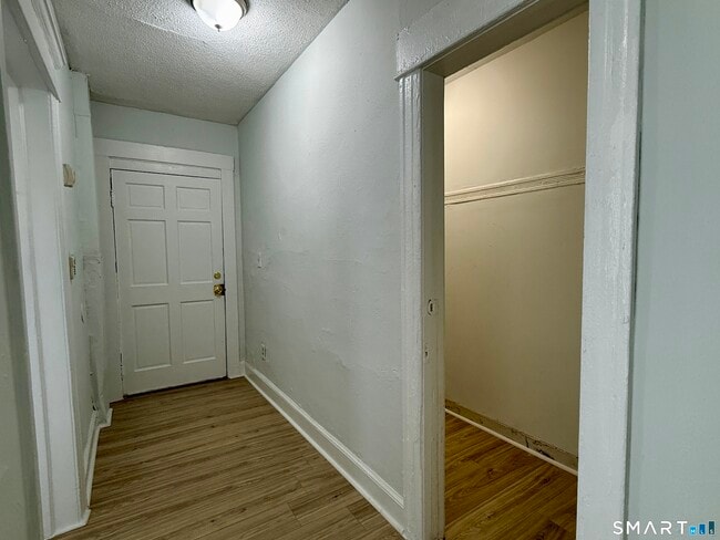 Building Photo - 585 Winchester Ave