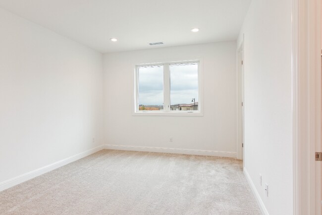 Building Photo - 20268 Albion Wy