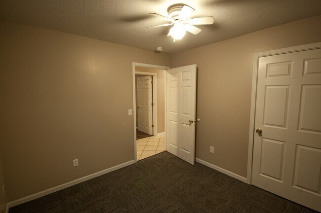 Building Photo - 101-103 South Plum