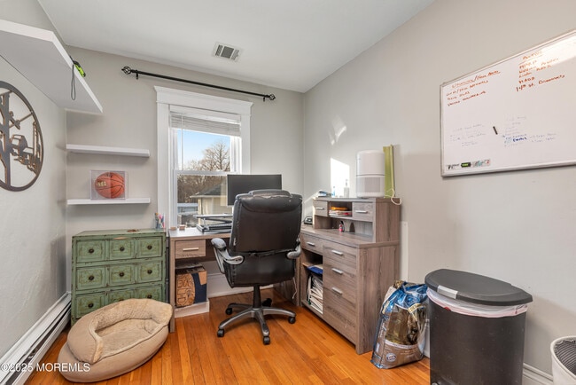 Building Photo - 384 Sairs Ave