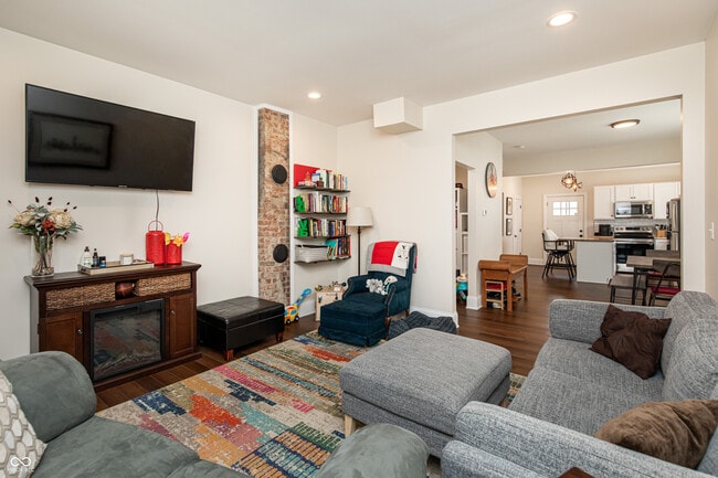 Building Photo - 405 Keystone Ave