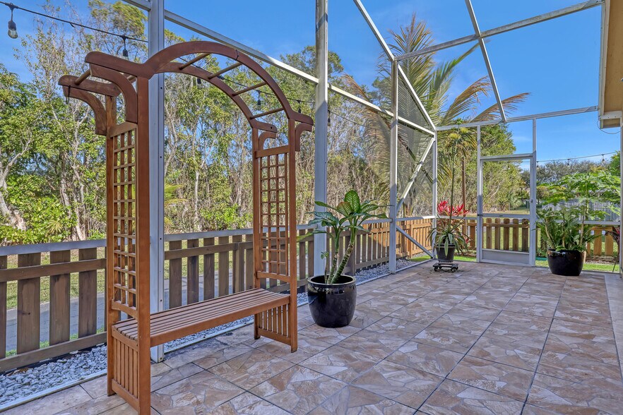 Building Photo - 6817 Barnwell Dr