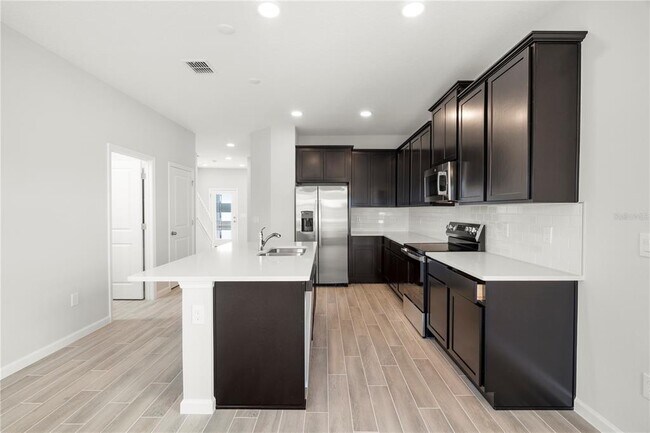 Building Photo - 9368 Bolshoi Aly