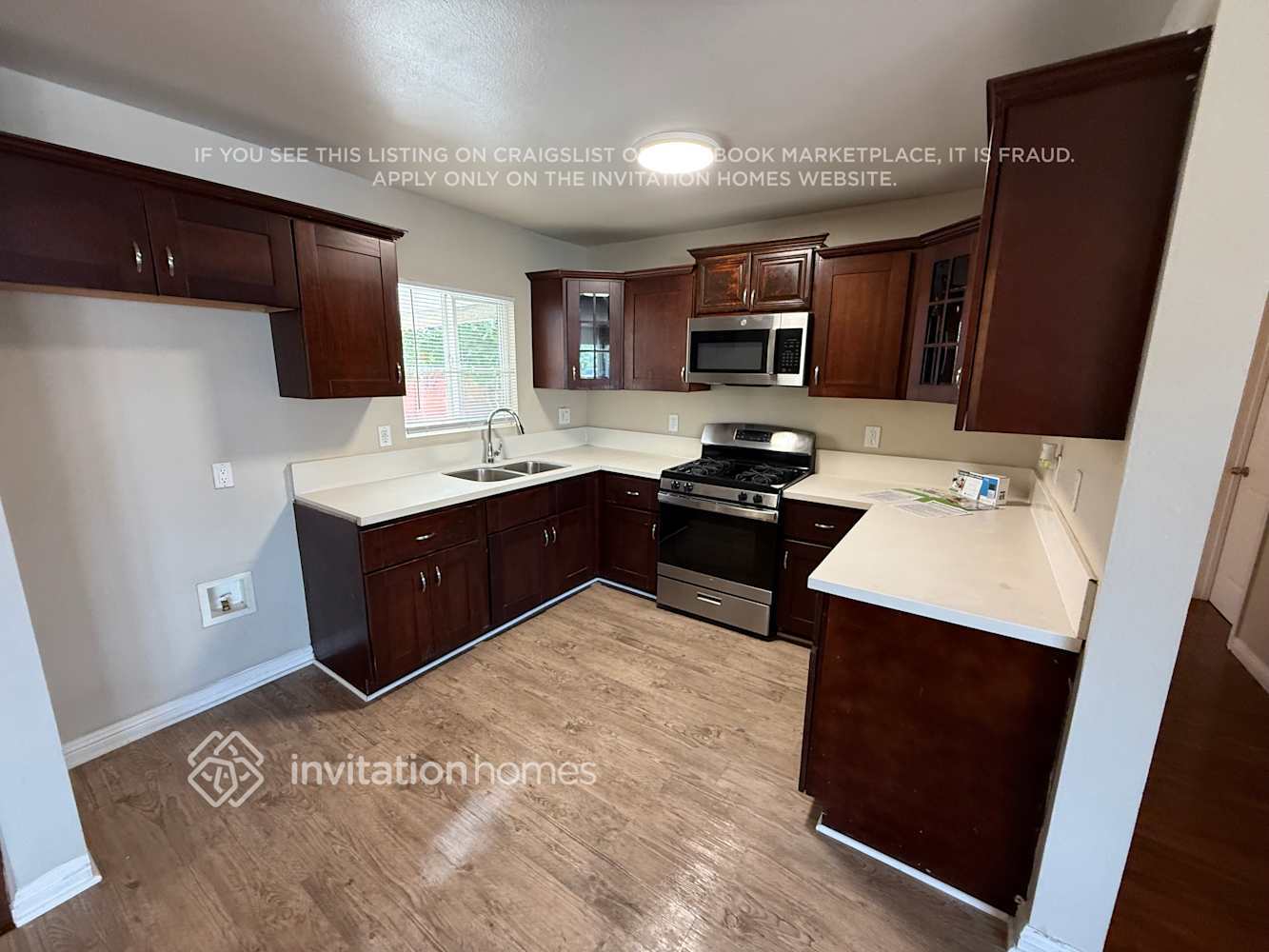 Building Photo - 751 E 104th St