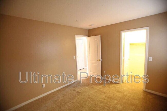 Building Photo - 15616 N 164th Ln