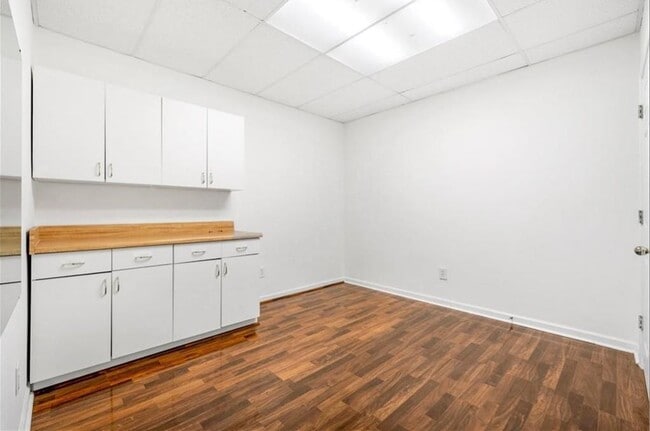 Building Photo - 10895 Glenbarr Dr