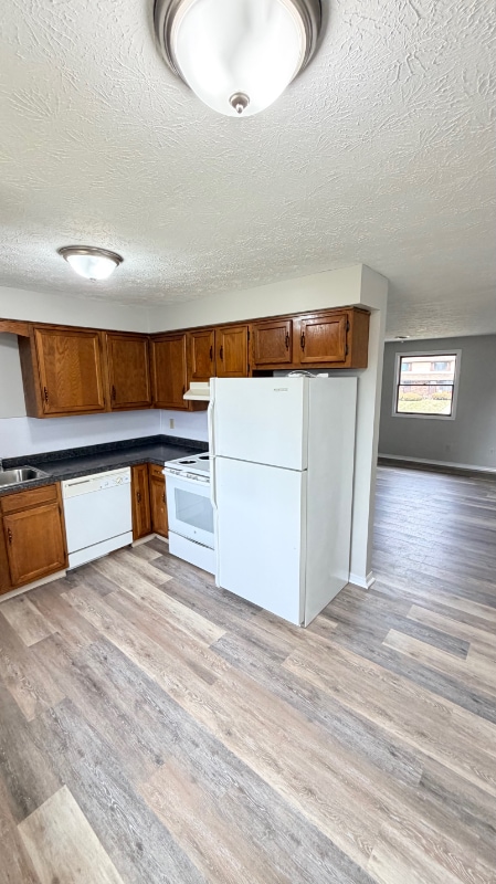 Building Photo - 7800 Heatherview St NW