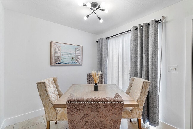 Building Photo - 3230 NE 13th St