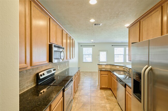 Building Photo - 327 Bloomhill Pl