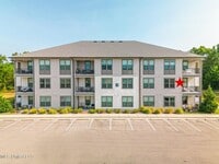 Building Photo - 2 Bed 2 Bath Condo - Open Concept at the I...
