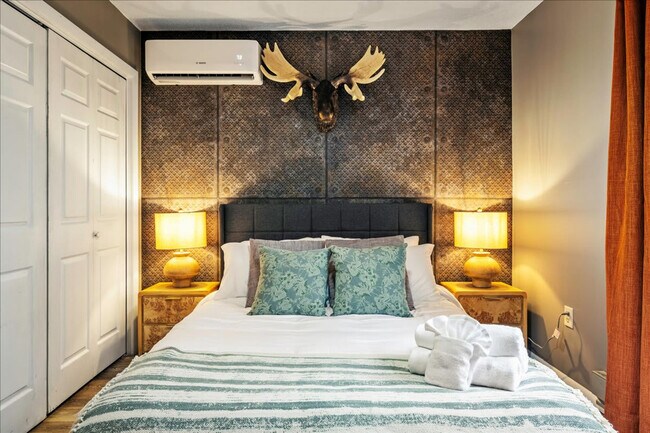 Building Photo - 1825 Jennifer Dr