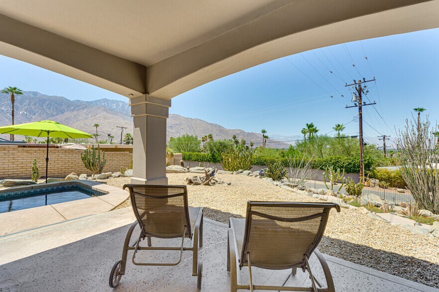 Building Photo - 2800 Cholla Pl