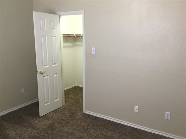 Building Photo - 7902 Shoshoni Drive