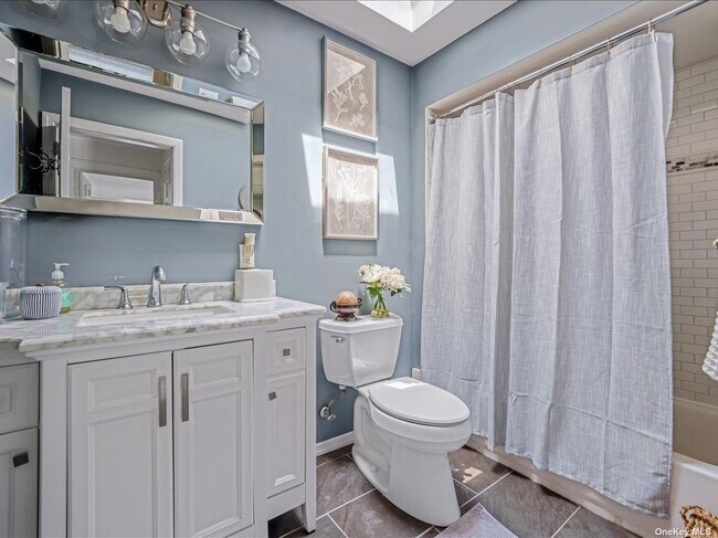 Building Photo - 40 Oakmere Dr