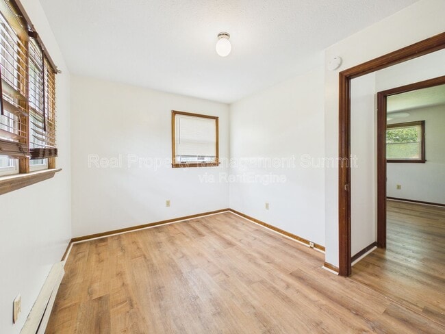 Building Photo - 530 Highland Ave