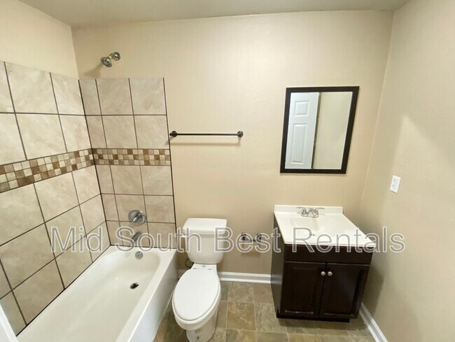 Building Photo - 1704 Cleoford Ave