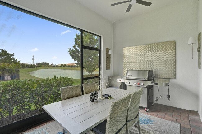 Building Photo - 8334 W Blue Spring Dr
