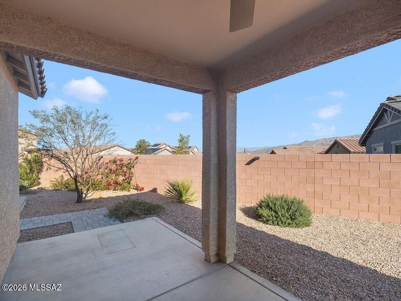 Building Photo - 7996 S Golden Bell Dr