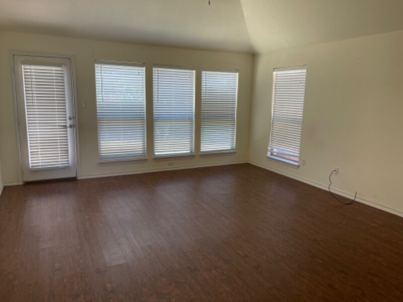 Building Photo - 412 Windridge Dr