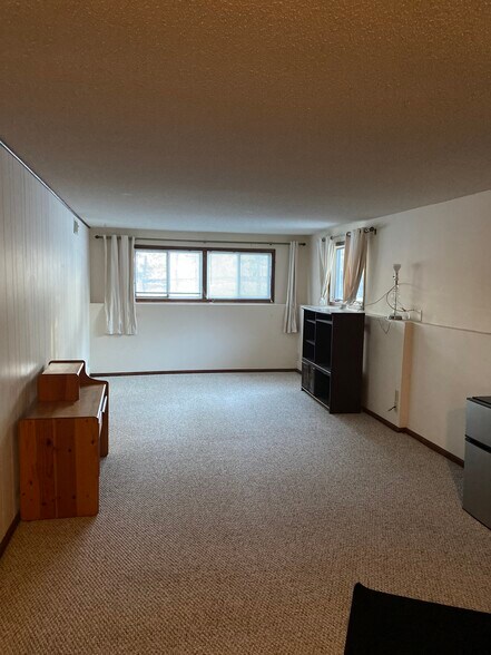 downstairs living room - 2639 Skyview Ct