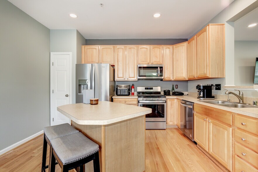 Building Photo - 4113 Windflower Way
