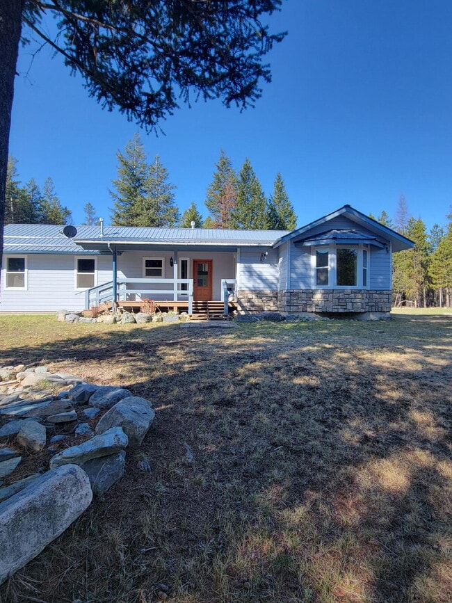 Building Photo - 2 Bedroom, 2 Bath