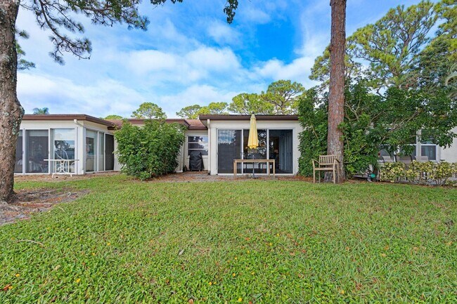 Building Photo - 5400 Poppy Pl